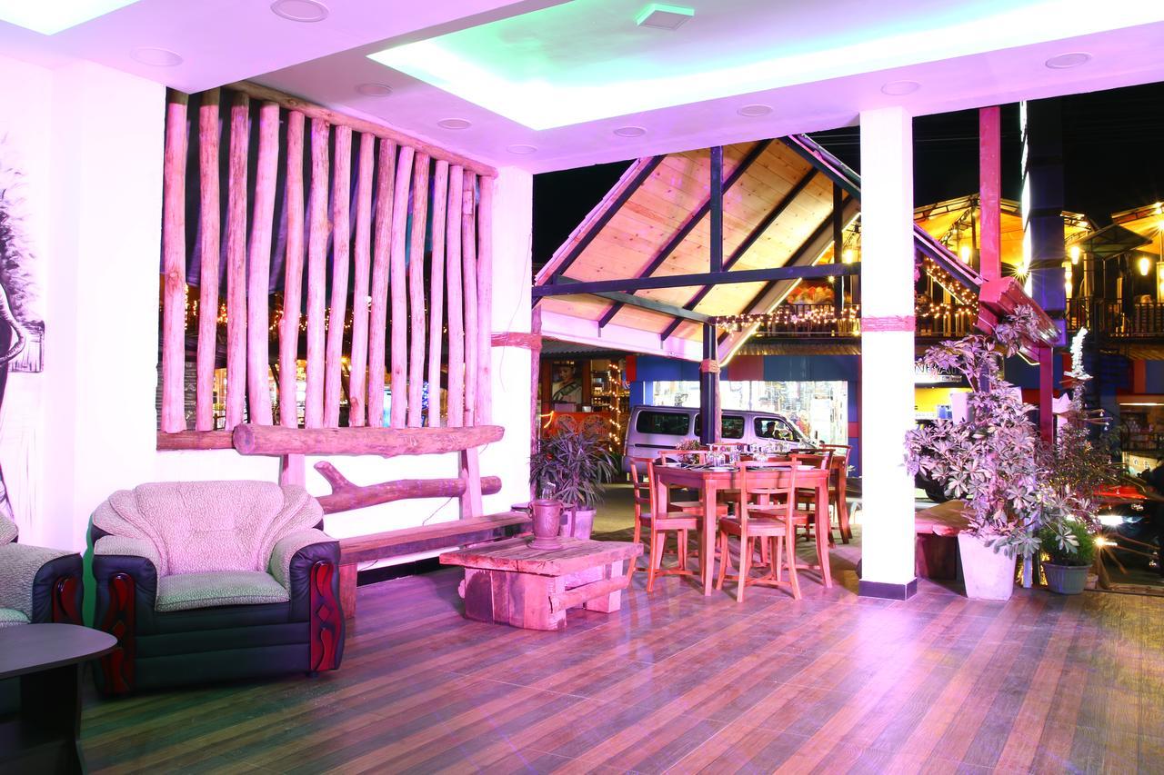 Oak Ray La Ella Breeze Hotel Bagian luar foto