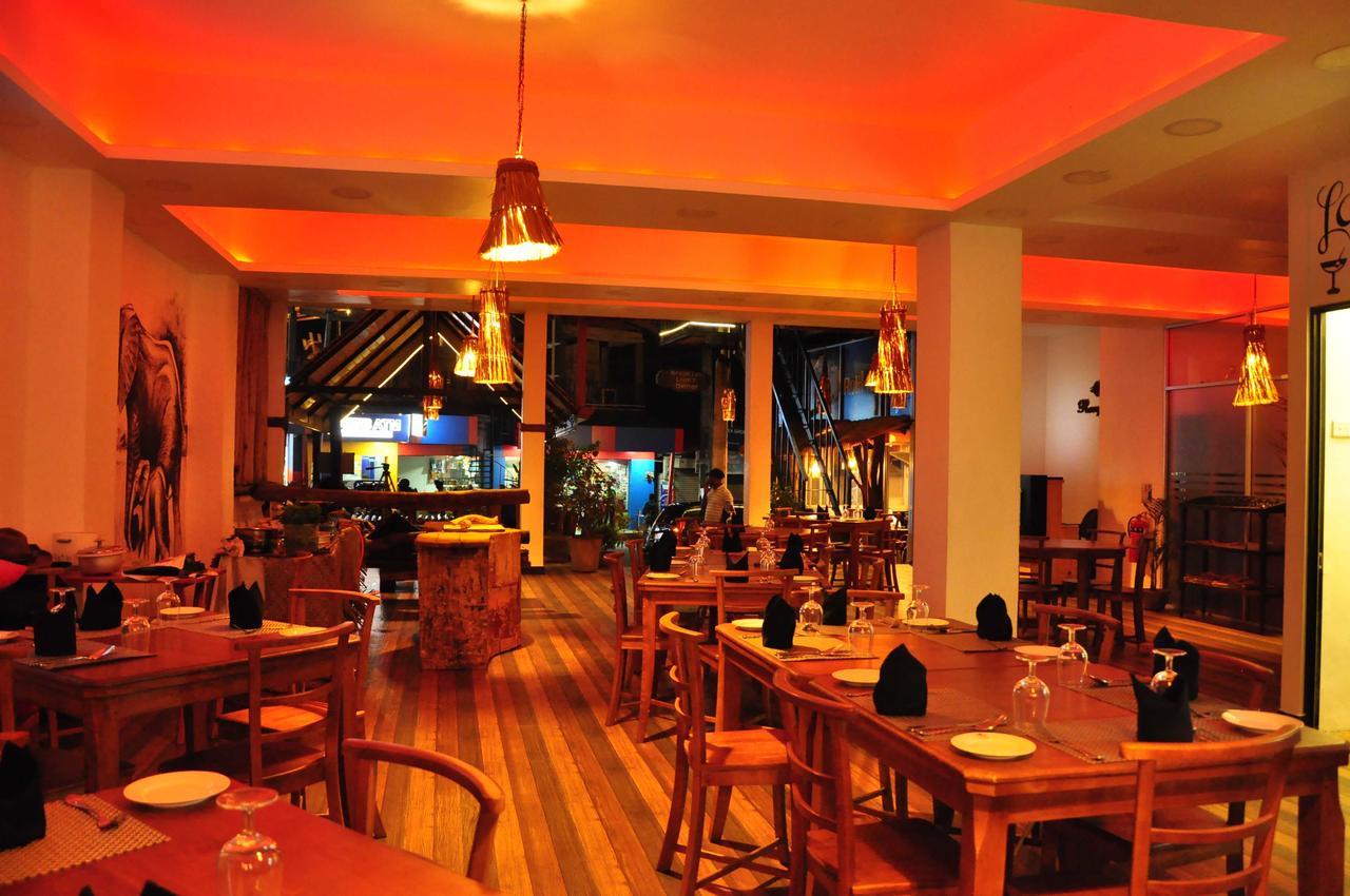 Oak Ray La Ella Breeze Hotel Bagian luar foto