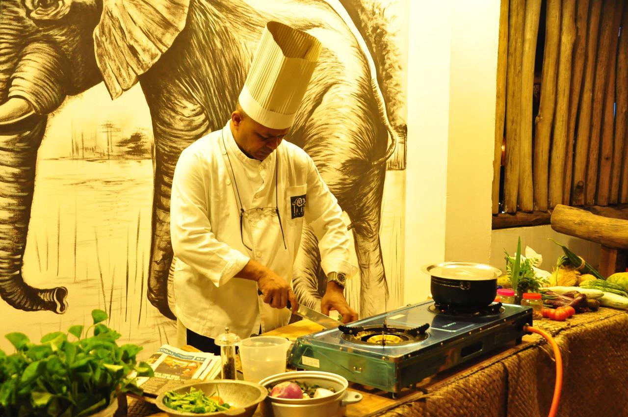 Oak Ray La Ella Breeze Hotel Bagian luar foto