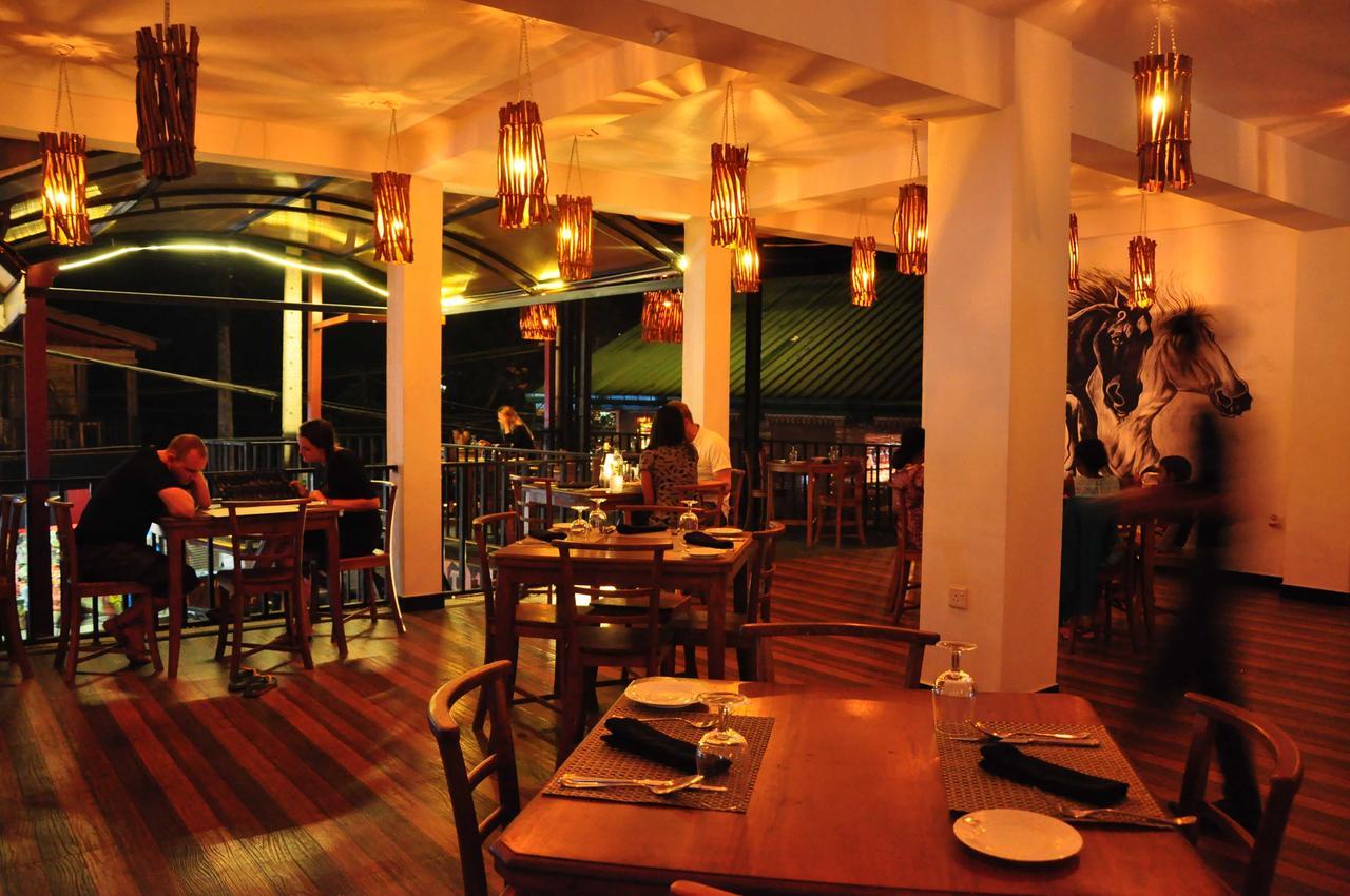 Oak Ray La Ella Breeze Hotel Bagian luar foto