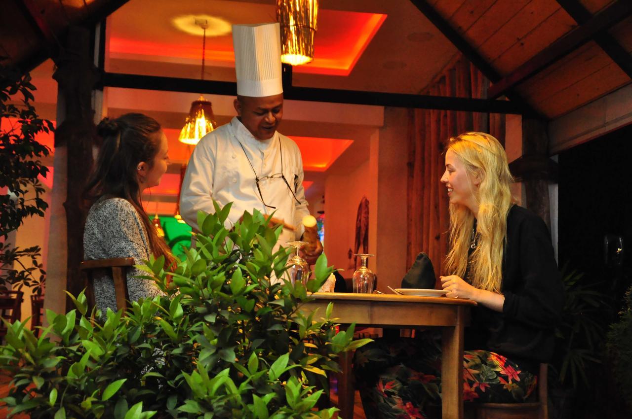Oak Ray La Ella Breeze Hotel Bagian luar foto
