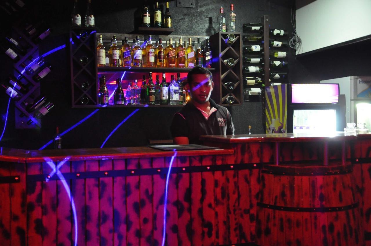 Oak Ray La Ella Breeze Hotel Bagian luar foto