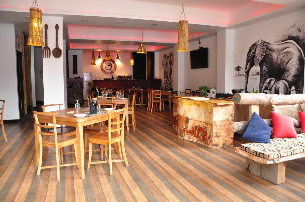 Oak Ray La Ella Breeze Hotel Bagian luar foto