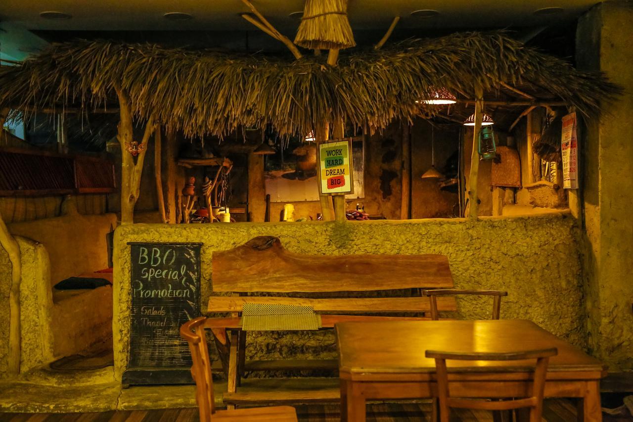 Oak Ray La Ella Breeze Hotel Bagian luar foto