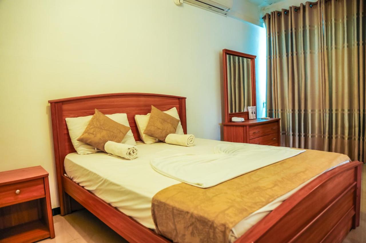 Oak Ray La Ella Breeze Hotel Bagian luar foto